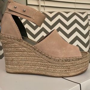 Dolce Vita Ankle Strap sandals- brand new.
